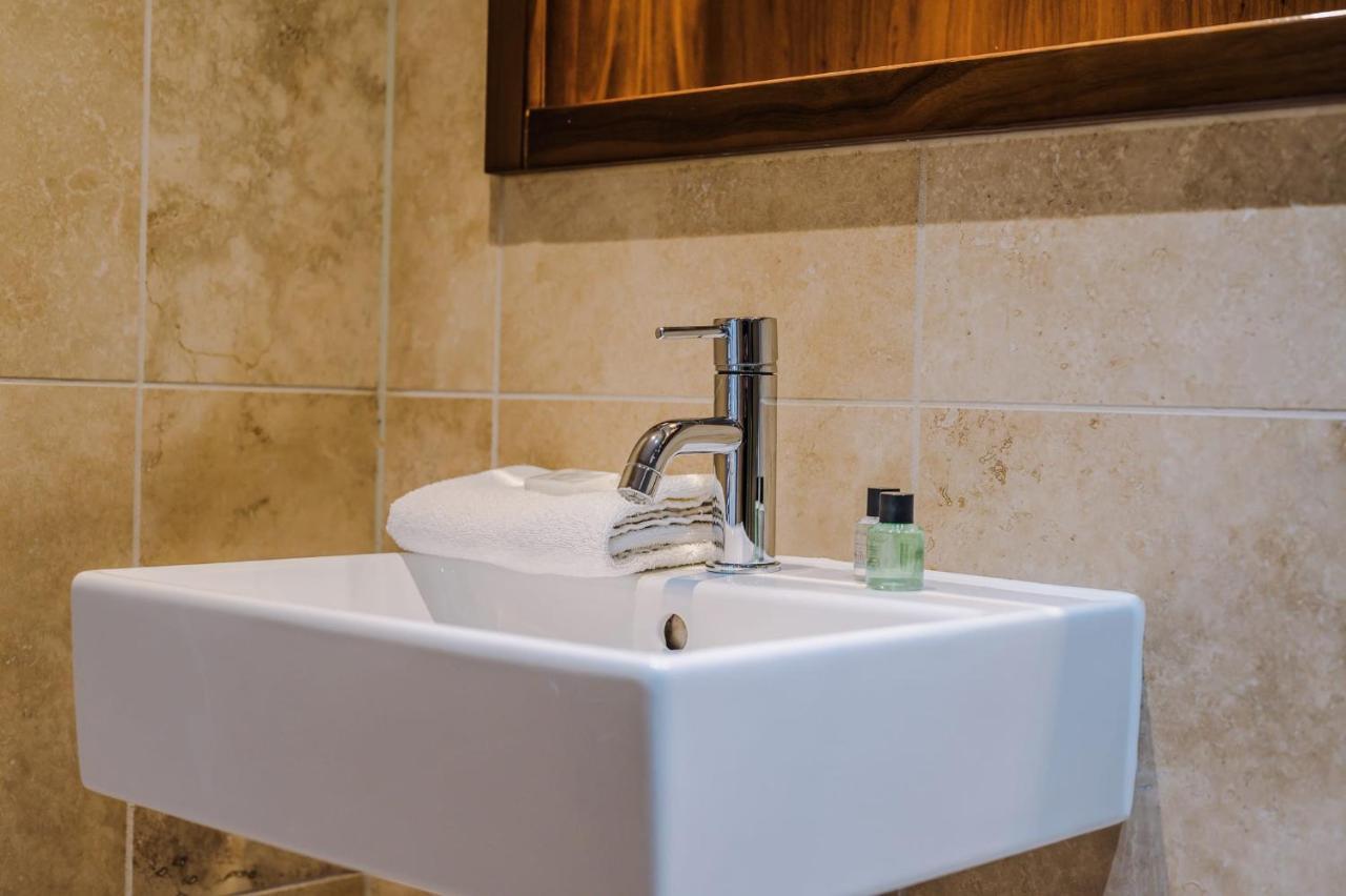 Host & Stay - Waterfront View Liverpool Extérieur photo